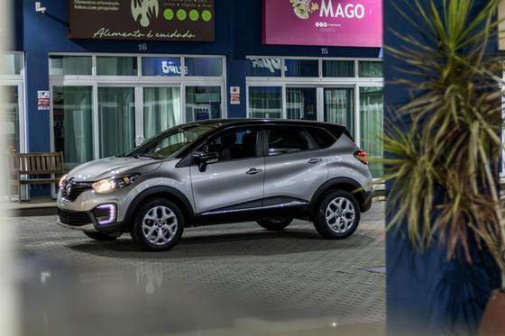 RENAULT CAPTUR 1.6 16V SCE FLEX ZEN X-TRONIC RENAULT CAPTUR 1.6 16V SCE FLEX ZEN X-TRONIC